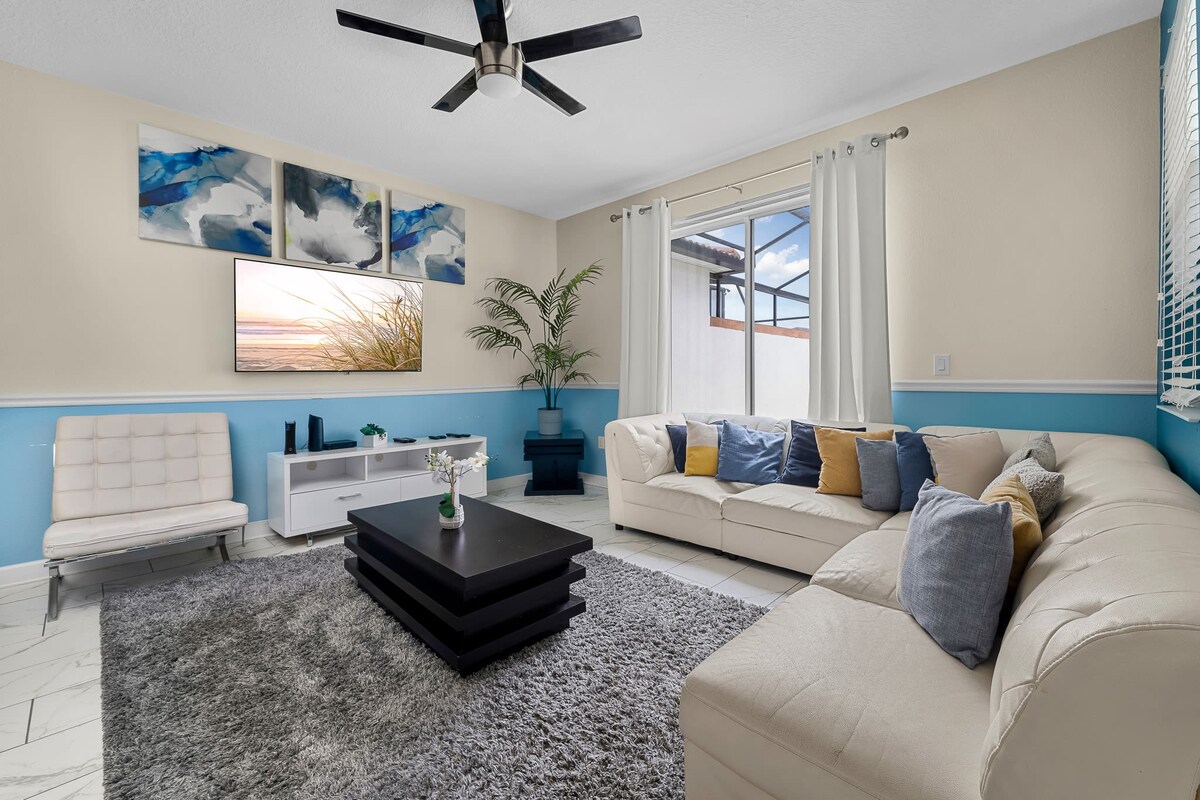 Mins to Disney + Free Water Park w/ Lazy River