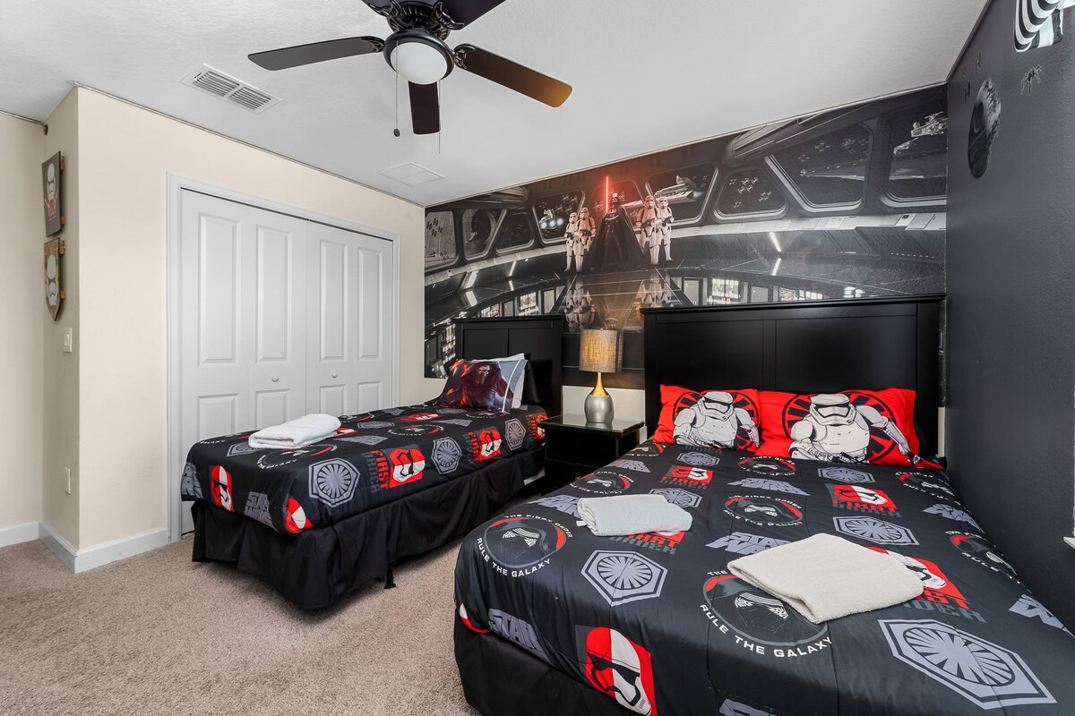 Mins to Disney + Free Water Park w/ Lazy River