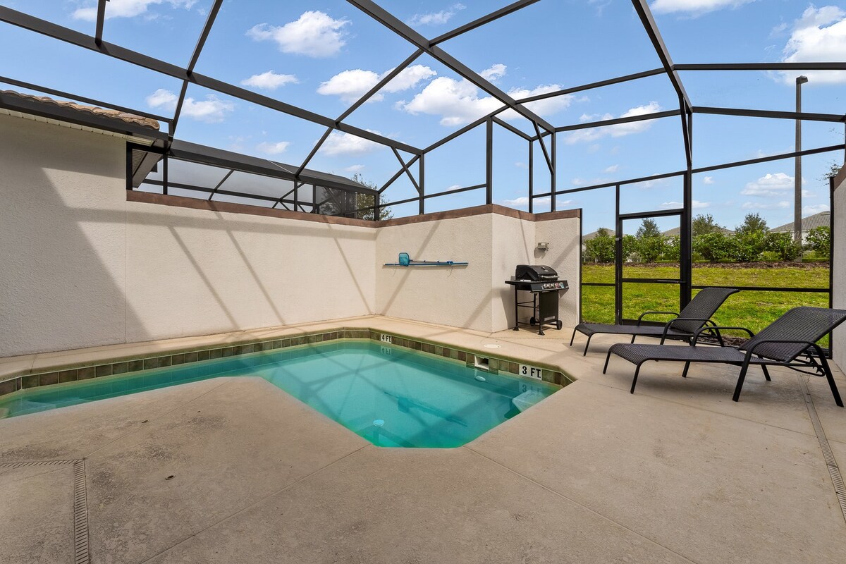 Mins to Disney + Free Water Park w/ Lazy River