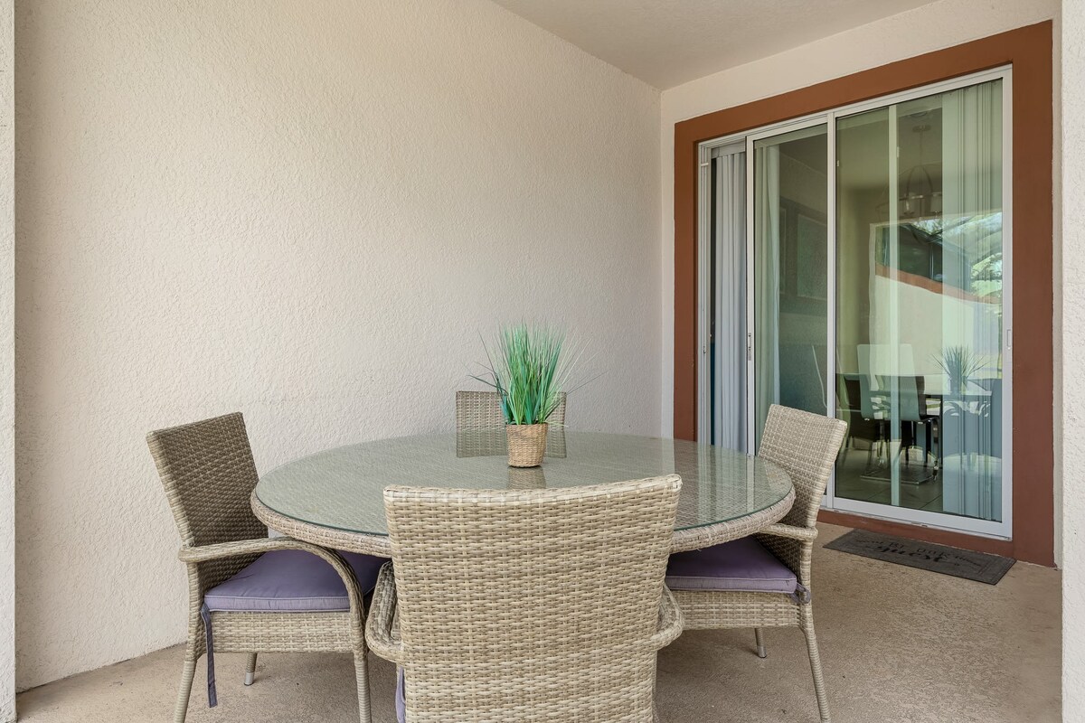 Mins to Disney + Free Water Park w/ Lazy River