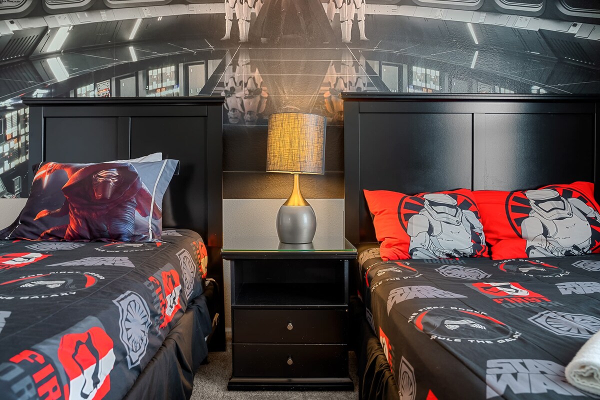 Mins to Disney + Free Water Park w/ Lazy River