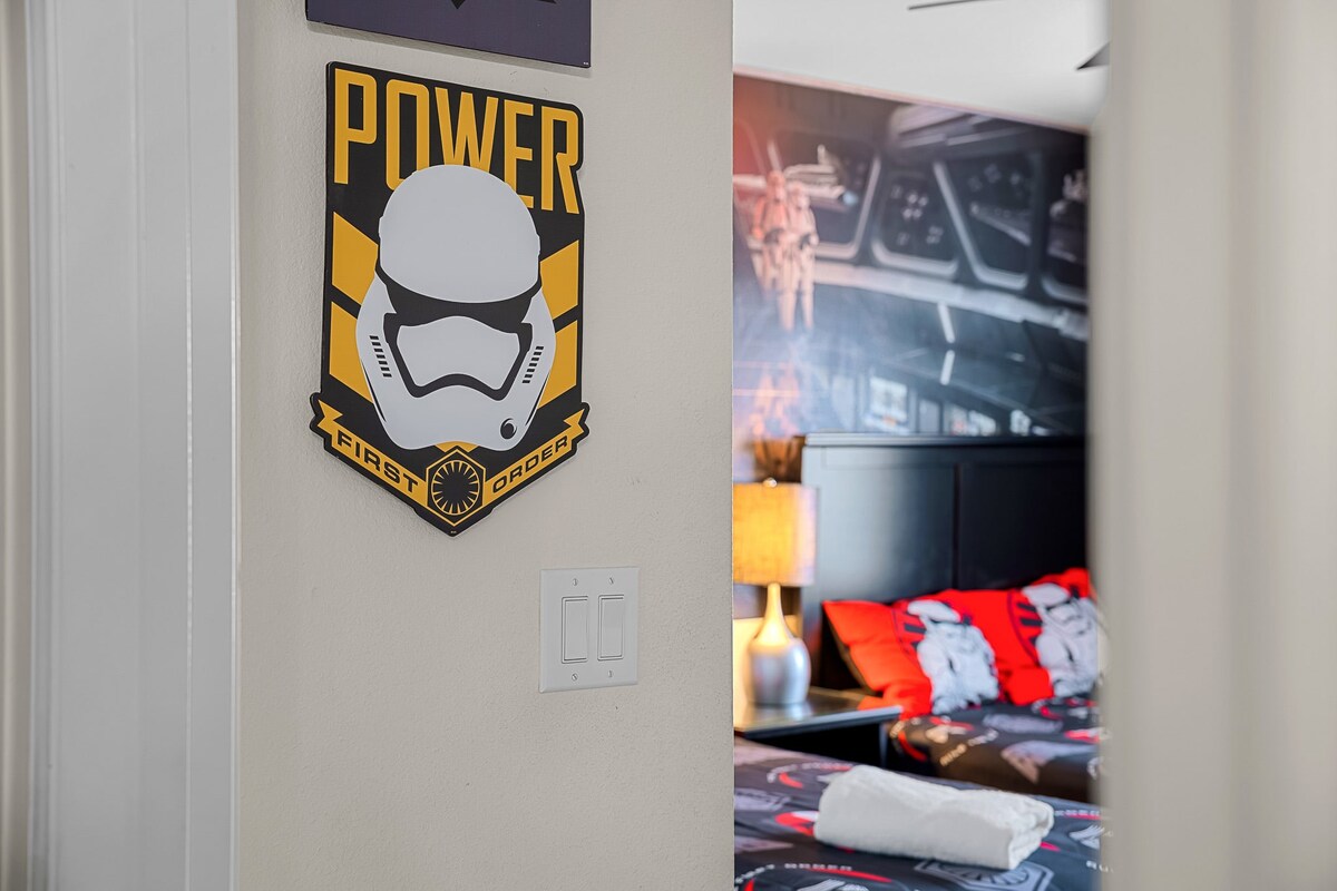 Mins to Disney + Free Water Park w/ Lazy River