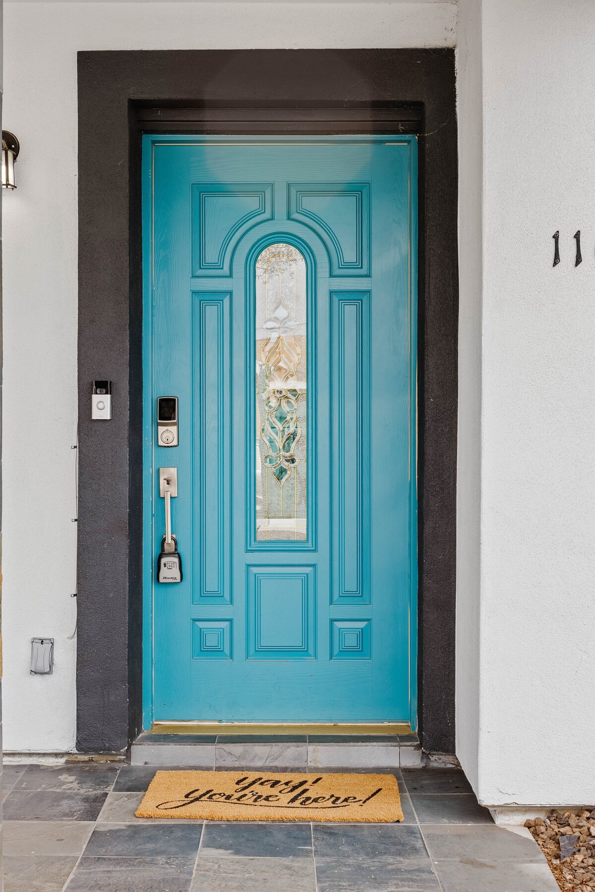 Spacious home w/private pool & game room