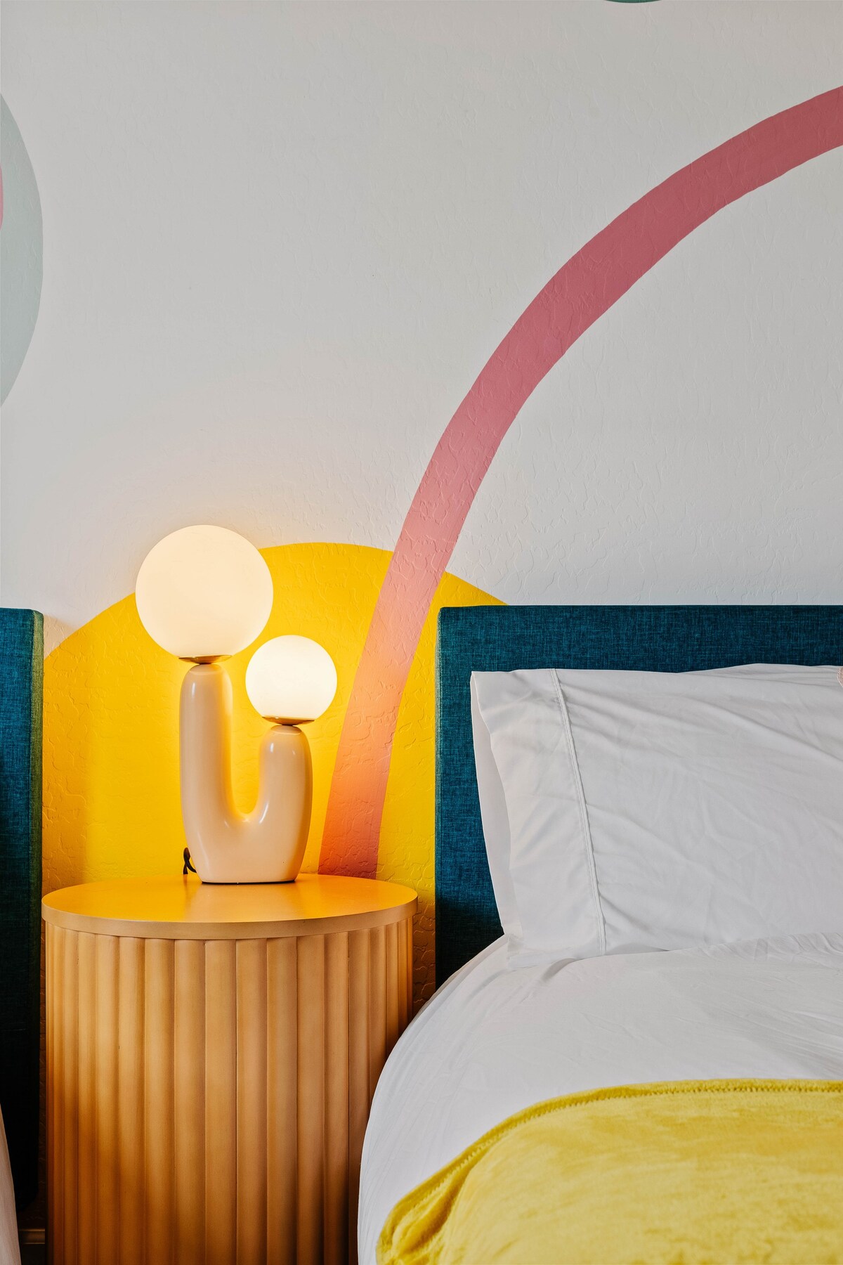 Spacious home w/private pool & game room