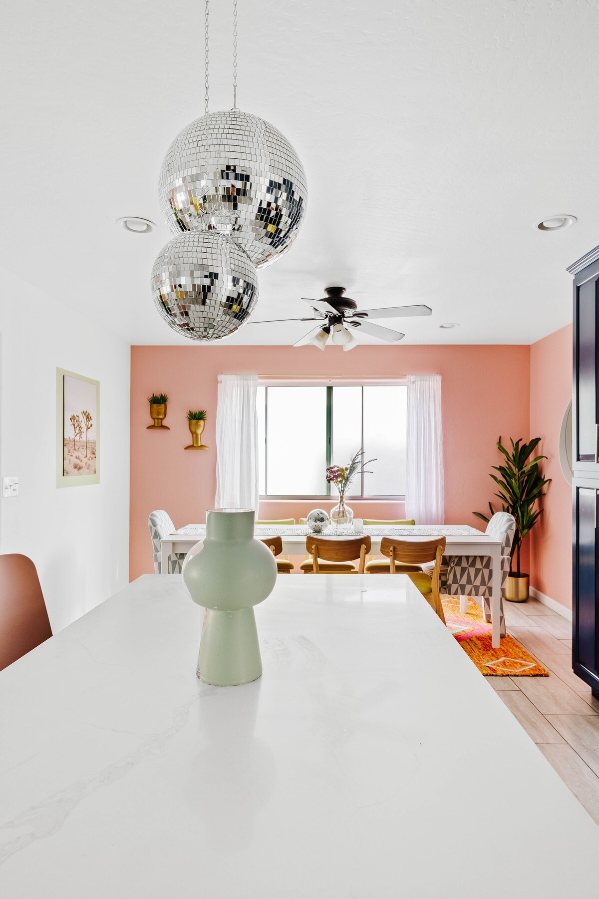 Spacious home w/private pool & game room