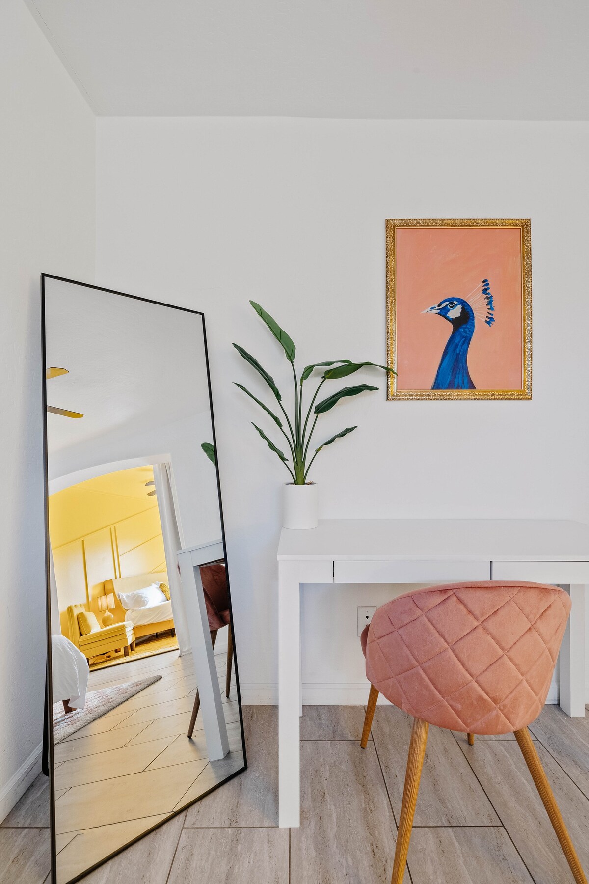 Spacious home w/private pool & game room