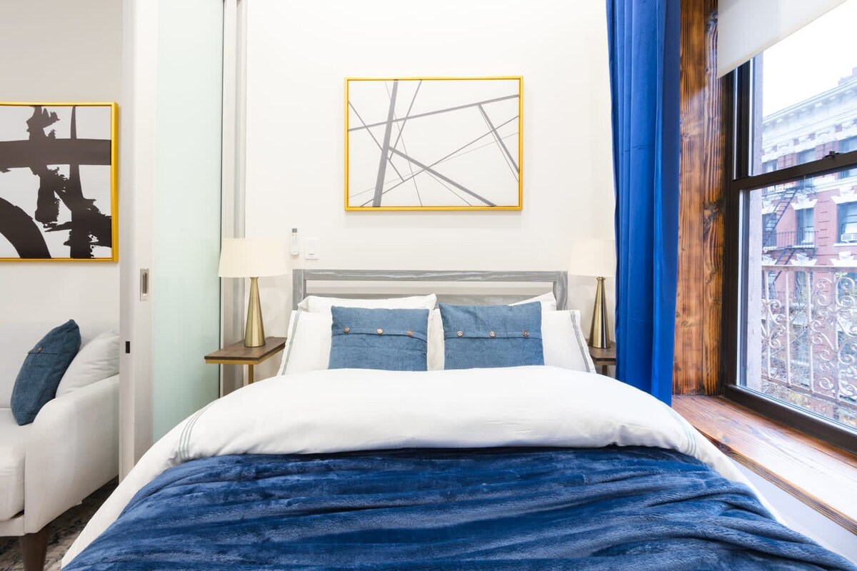 317-4A Modern 1BR W&D Walk to Central Park 3