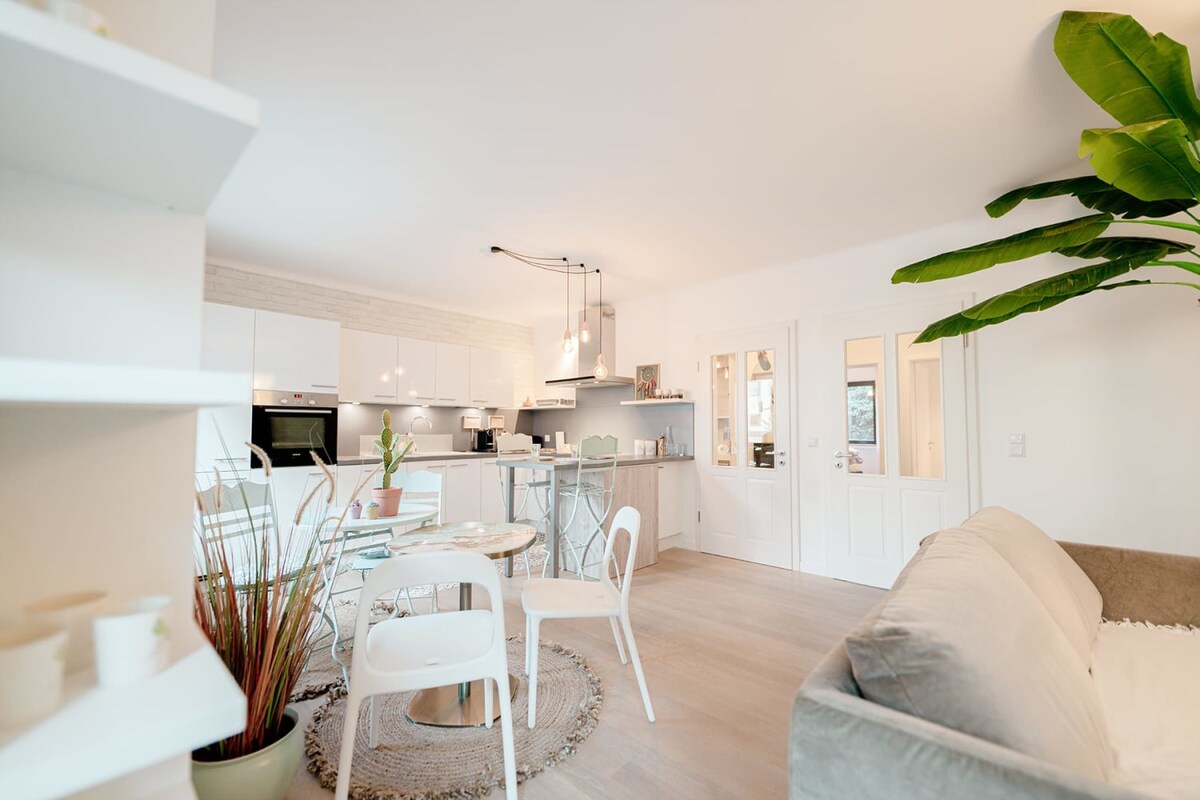 This is stylish modern simplicity for the business or leisure traveler