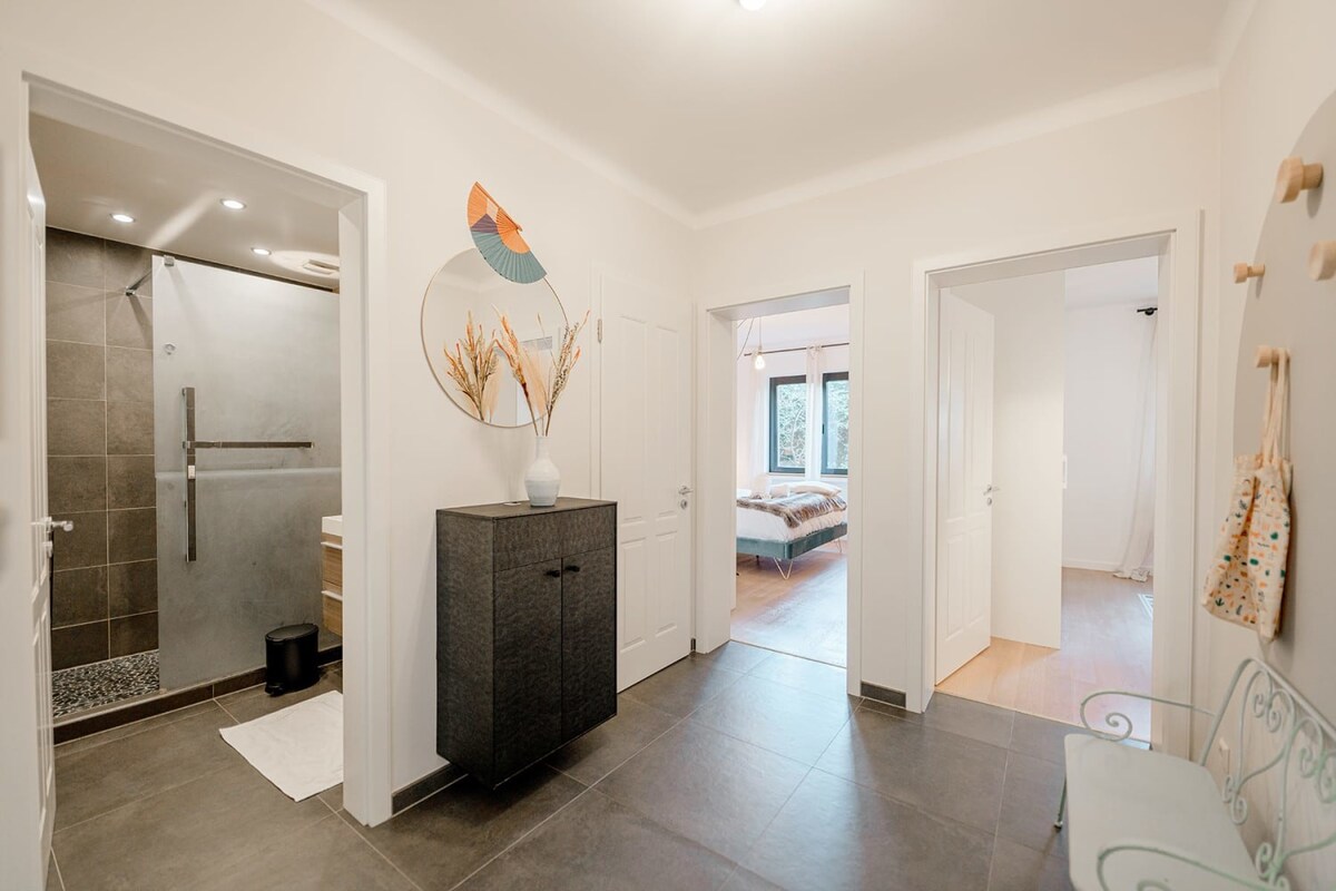 The full bathroom is just off the bedrooms