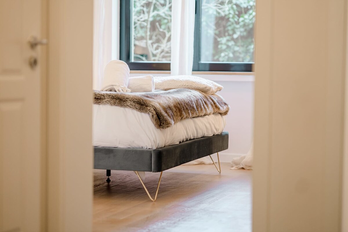 Let's see Bedroom 1!