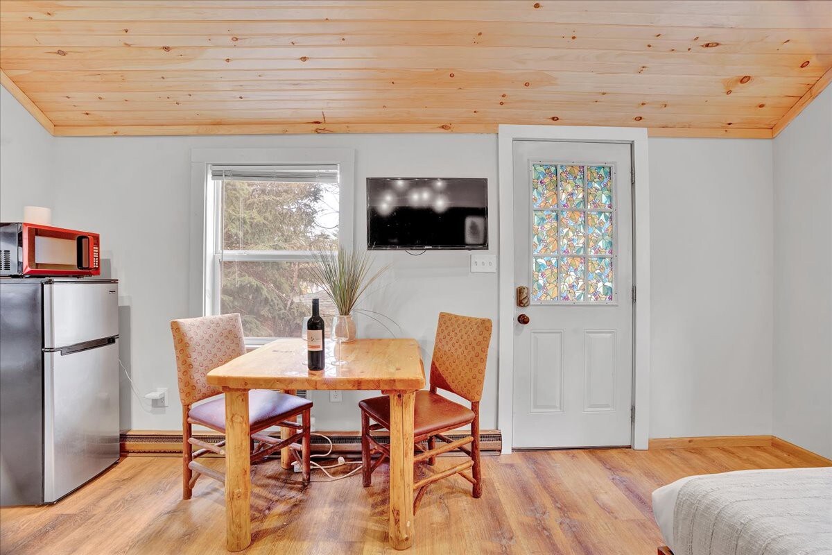 Elements Modern Cabin | Poconos Pickleball Firepit