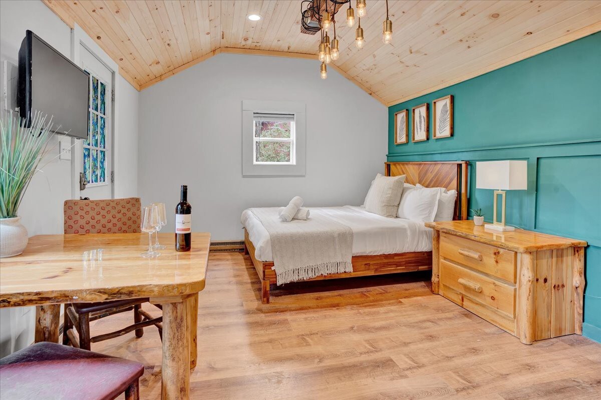 Elements Modern Cabin | Poconos Pickleball Firepit
