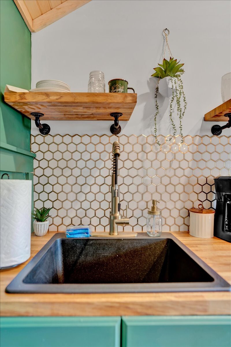 Elements Modern Cabin | Poconos Pickleball Firepit
