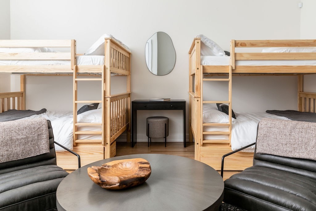 Luxury SOHO Styled Two-Level Townhouse - Old Town — Chicago, IL — vacation rental