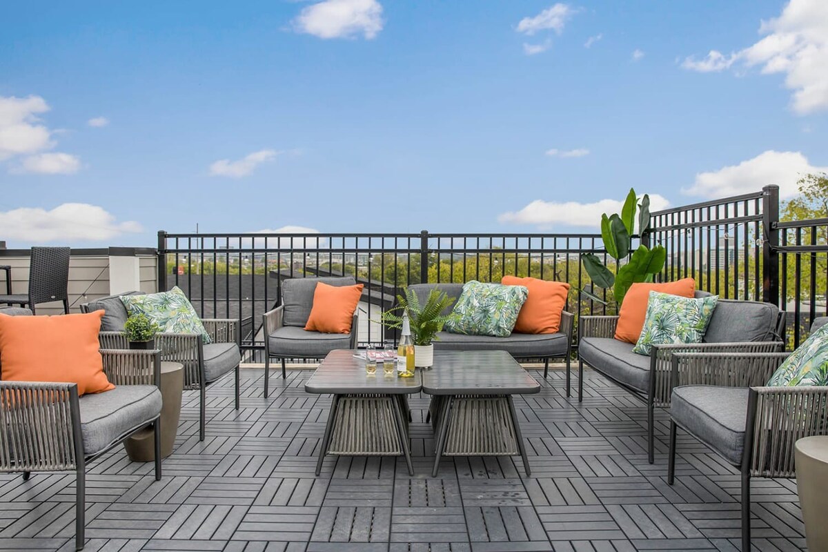 The Jameson House - Downtown views from Rooftop Lounge — Nashville, TN — vacation rental