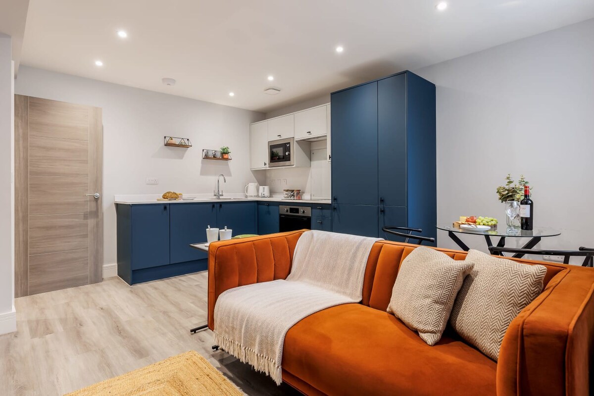 Comfy & Cosy 1-bed Apt w/ Free Parking & WiFi