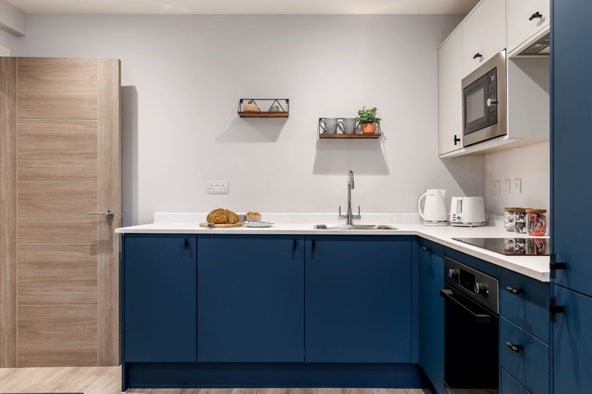 Comfy & Cosy 1-bed Apt w/ Free Parking & WiFi