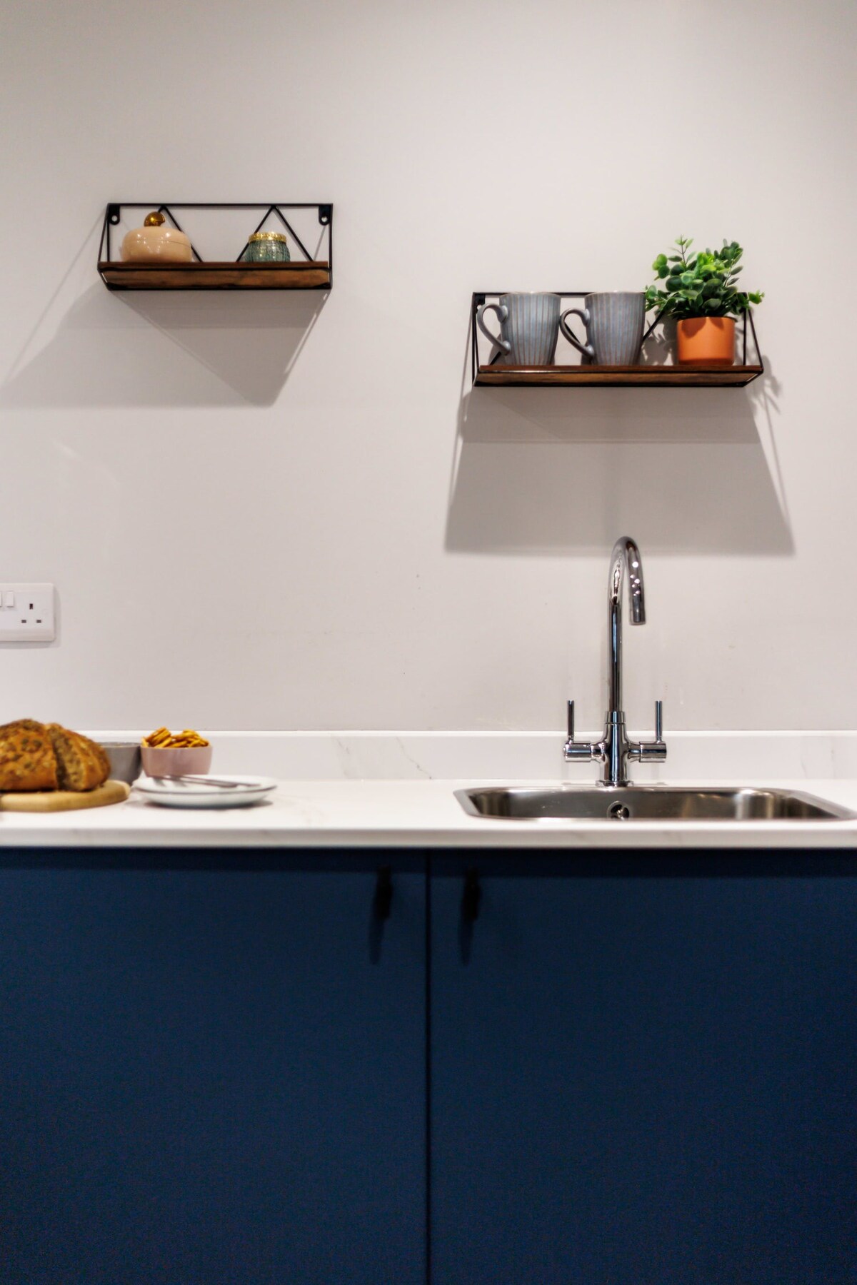 Comfy & Cosy 1-bed Apt w/ Free Parking & WiFi