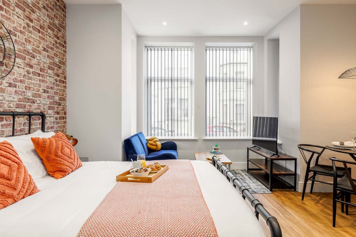 Cosy, Beautiful Studio Apt w/ Free Parking & Wi-Fi