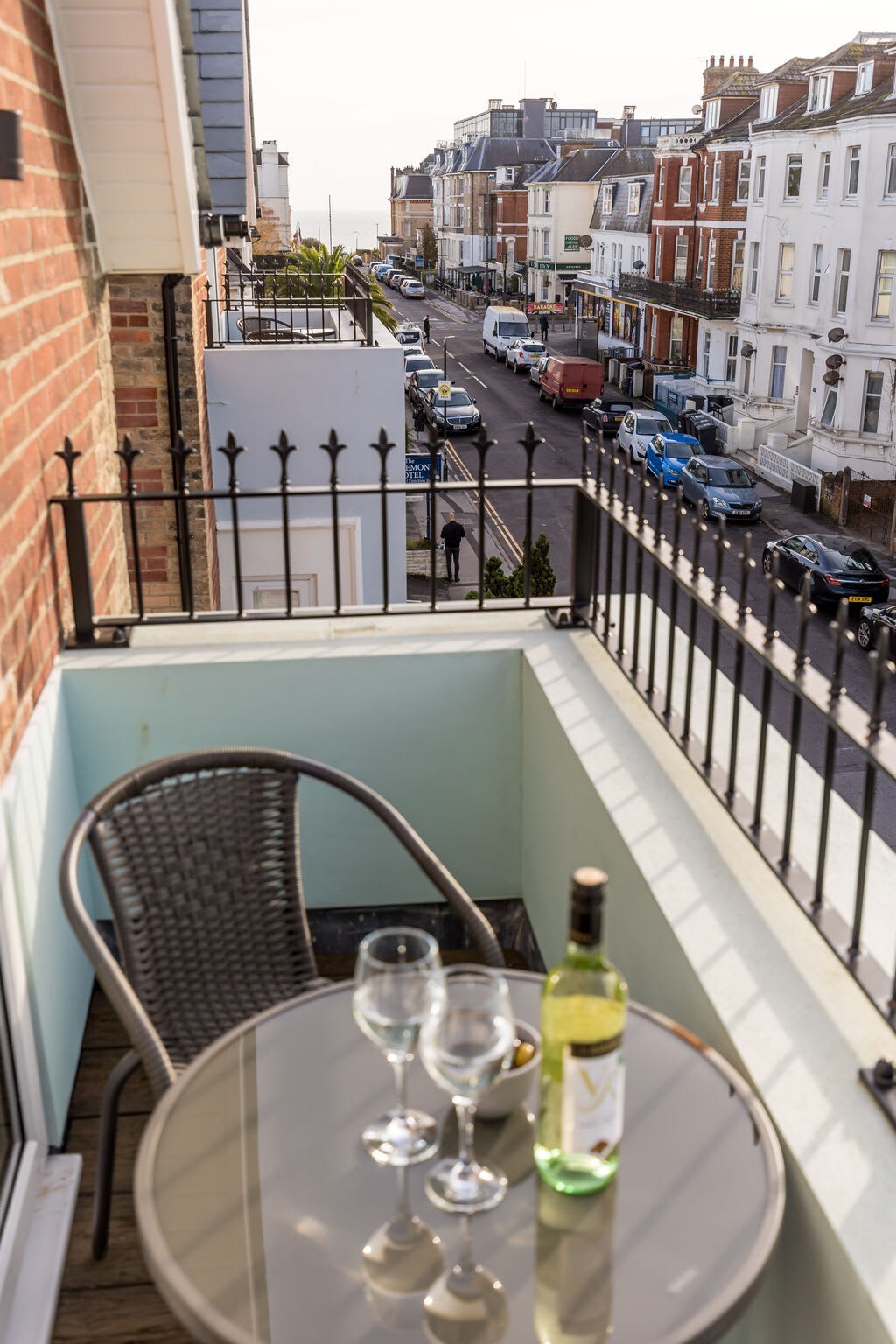 Penthouse 2-Bed Apt w/ Sea Views, Parking & Wi-Fi