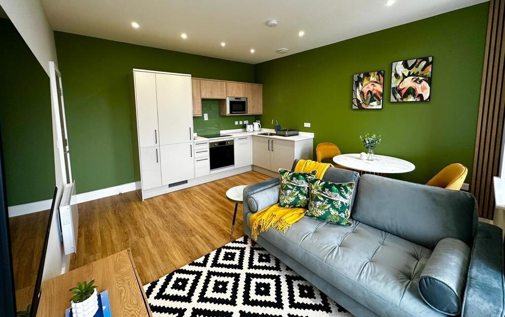 Brand NEW! Homely 1-bed Apt w/ Free Parking & WiFi
