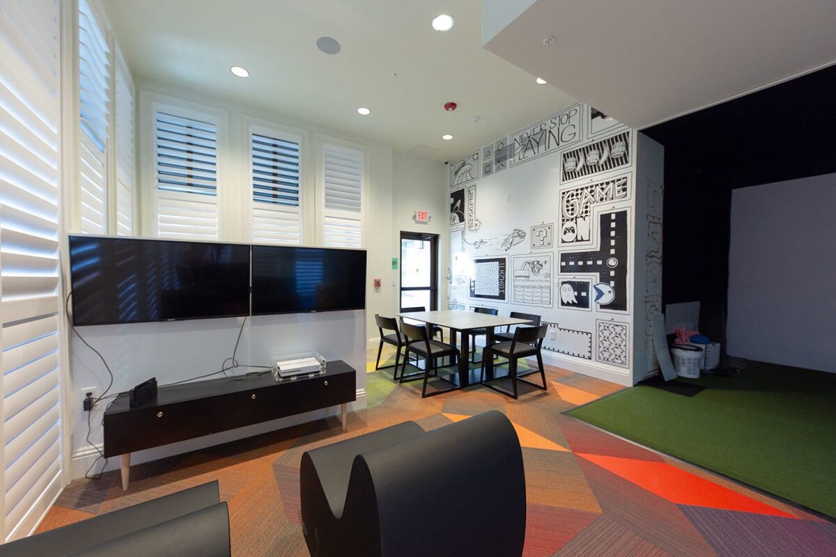 ClubSolara is a kids club run by Solara Resort which offers a dedicated room featuring classic board games as well as an Xbox One, Nintendo and virtual games on the big cinema screen.