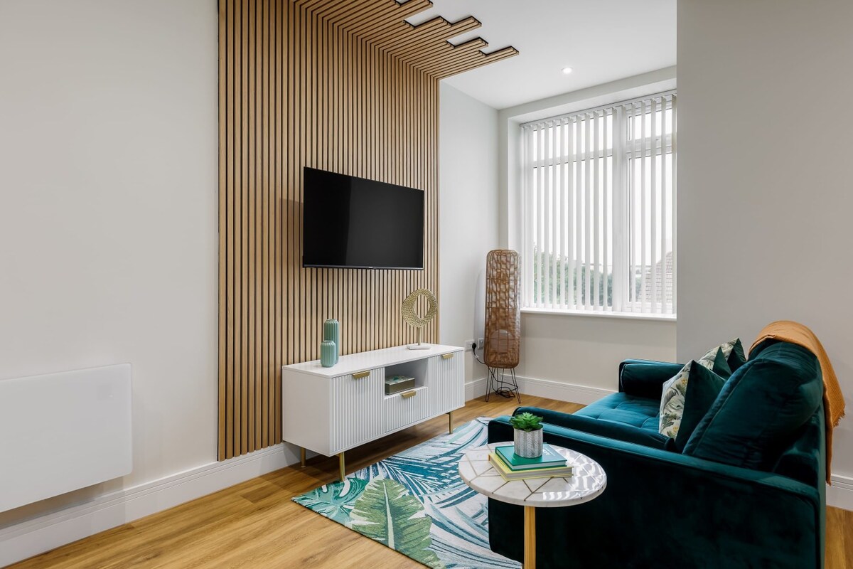 Beautiful, Bright 1-bed Apt w/ Free Parking & WiFi