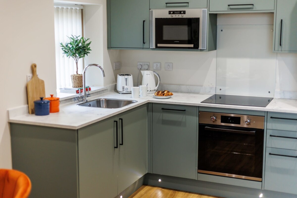 Beautiful, Bright 1-bed Apt w/ Free Parking & WiFi
