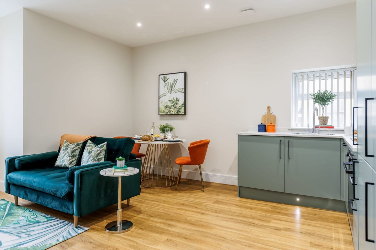 Beautiful, Bright 1-bed Apt w/ Free Parking & WiFi
