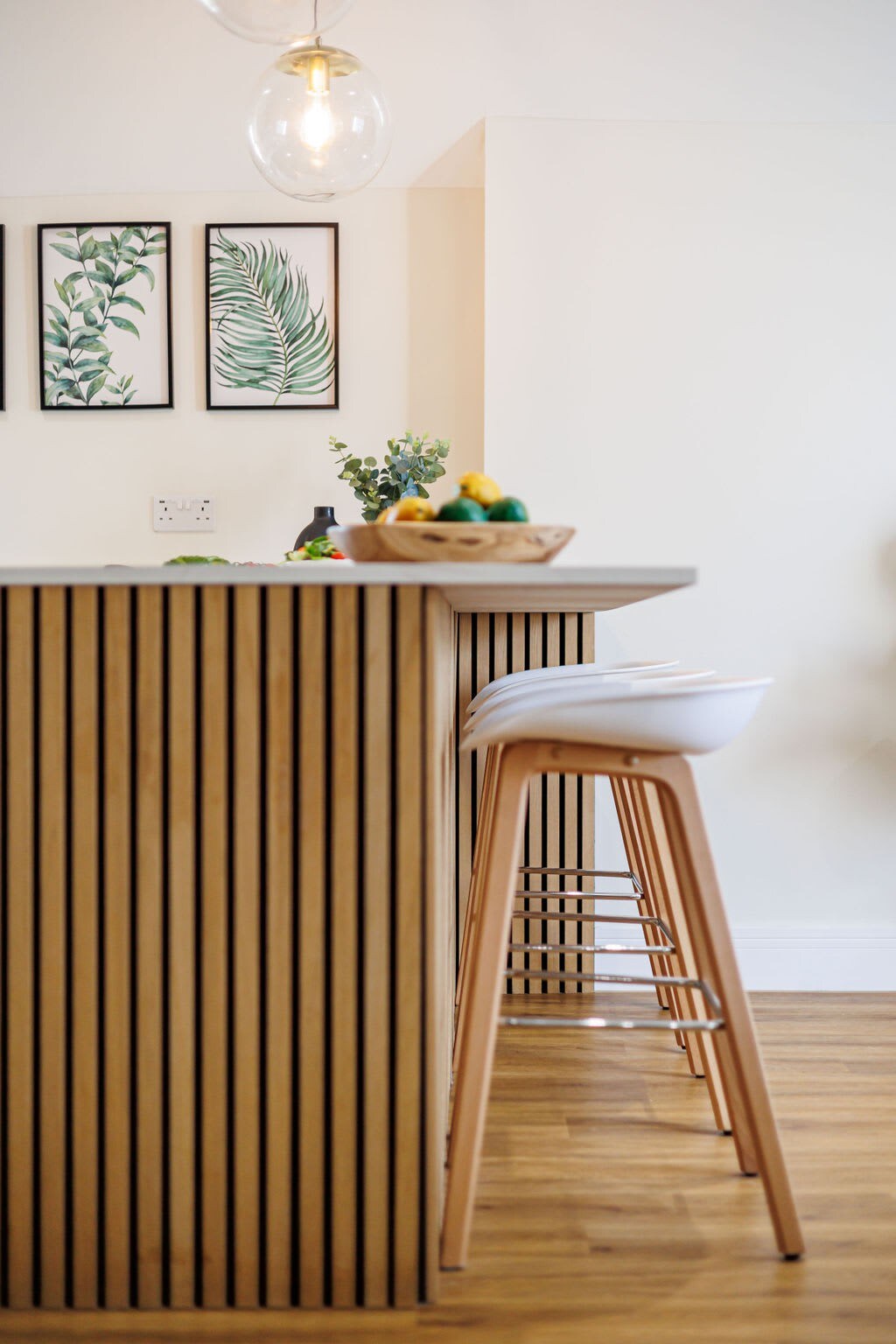 Homely Penthouse w/ Balcony, Free Parking & Wi-Fi
