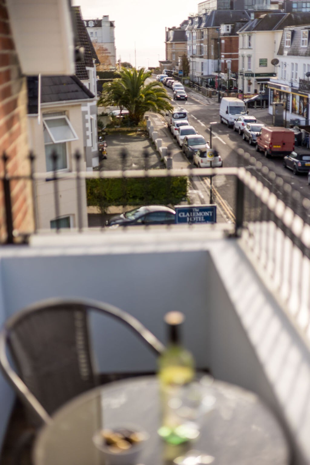 Homely Penthouse w/ Balcony, Free Parking & Wi-Fi
