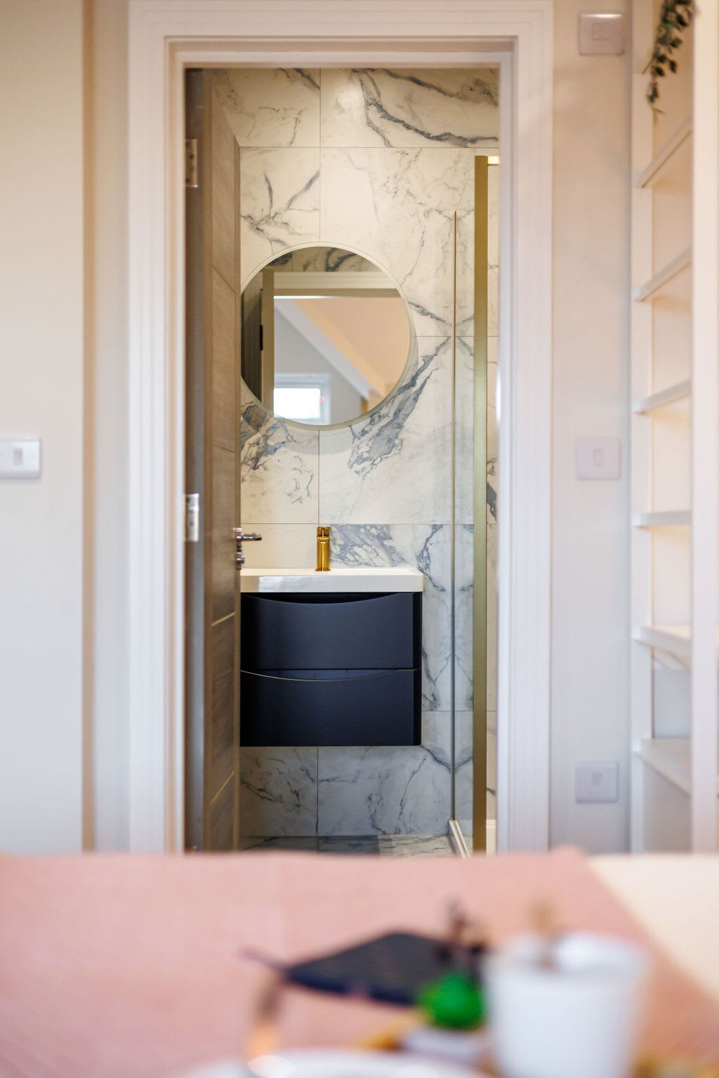 Homely Penthouse w/ Balcony, Free Parking & Wi-Fi