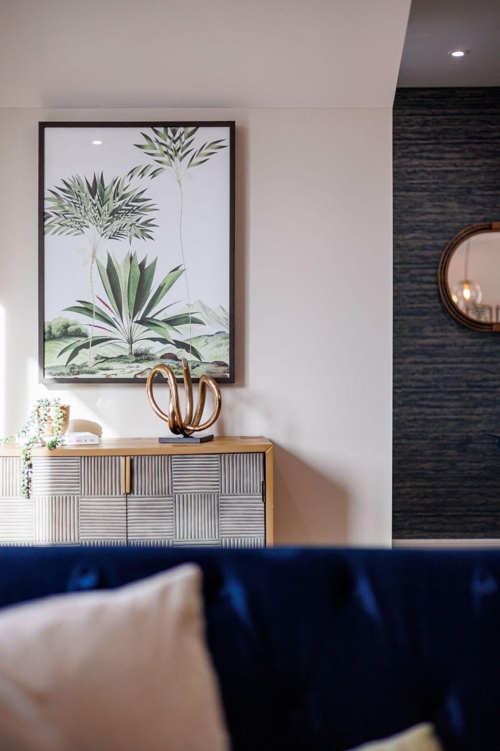 Homely Penthouse w/ Balcony, Free Parking & Wi-Fi