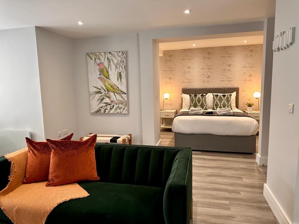 Spacious 1-bed Studio Apt w/ Free Parking & WiFi