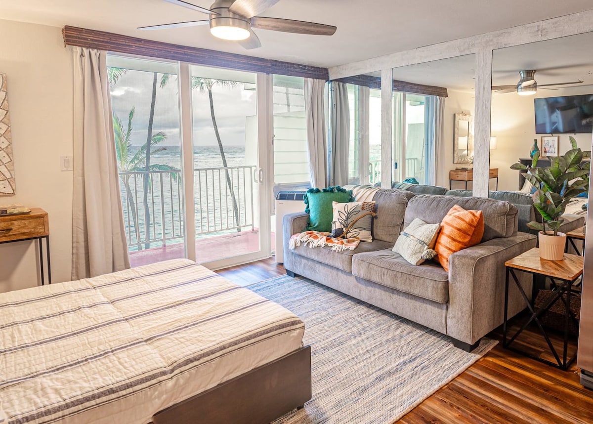 Beachfront Condo w/ Amazing View — Hauula, HI — vacation rental