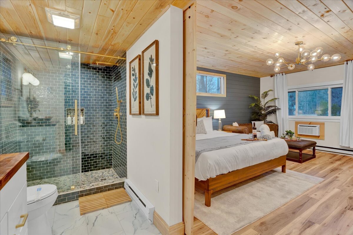 Stunning Pocono Modern | Firepits | Pickleball