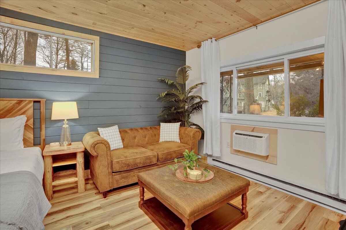 Stunning Pocono Modern | Firepits | Pickleball
