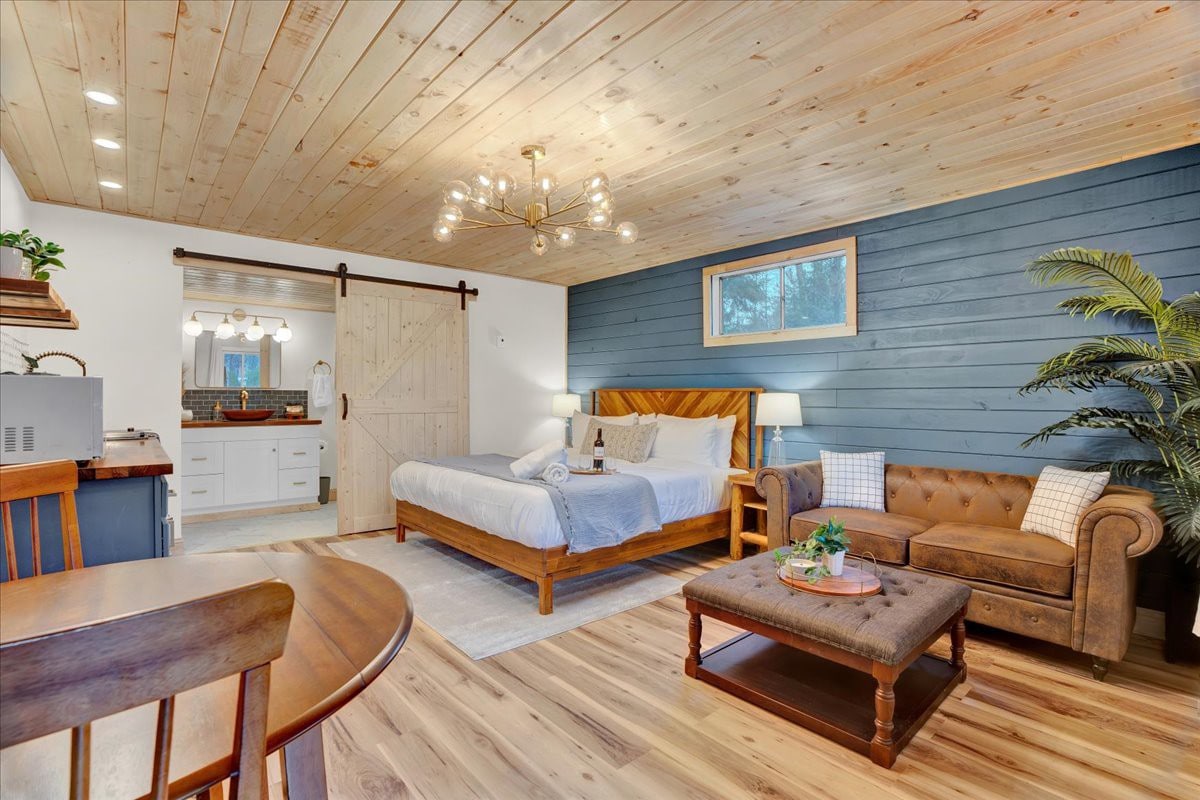 Stunning Pocono Modern | Firepits | Pickleball — Barrett Township, PA — vacation rental