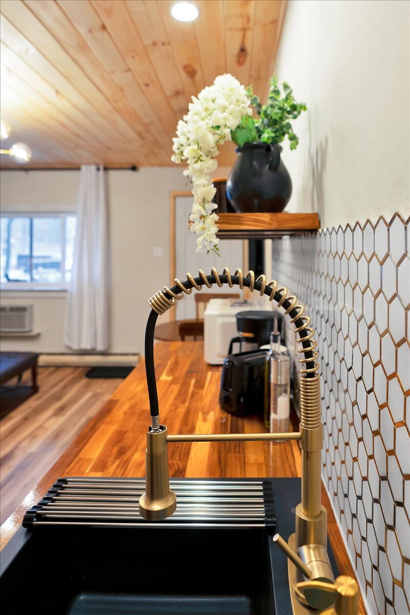 Modern Pocono Charmer | Firepits | Pet-Friendly