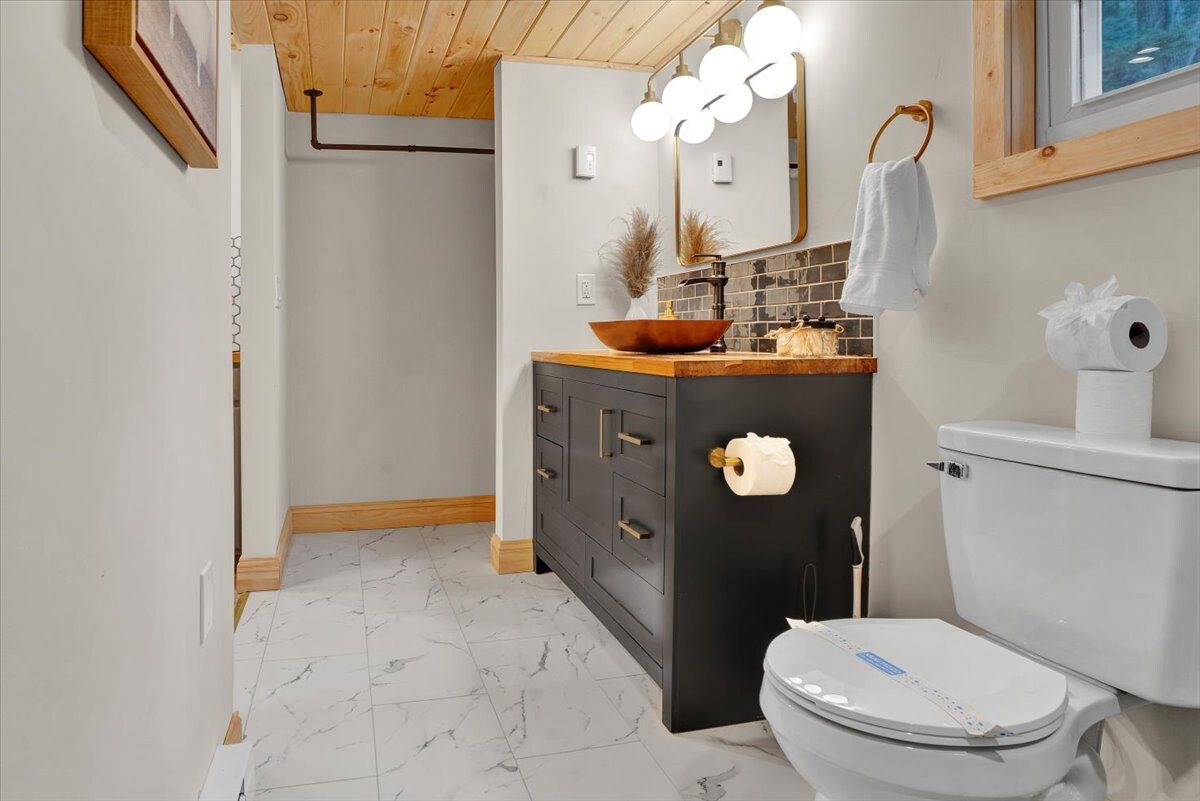 Modern Pocono Charmer | Firepits | Pet-Friendly