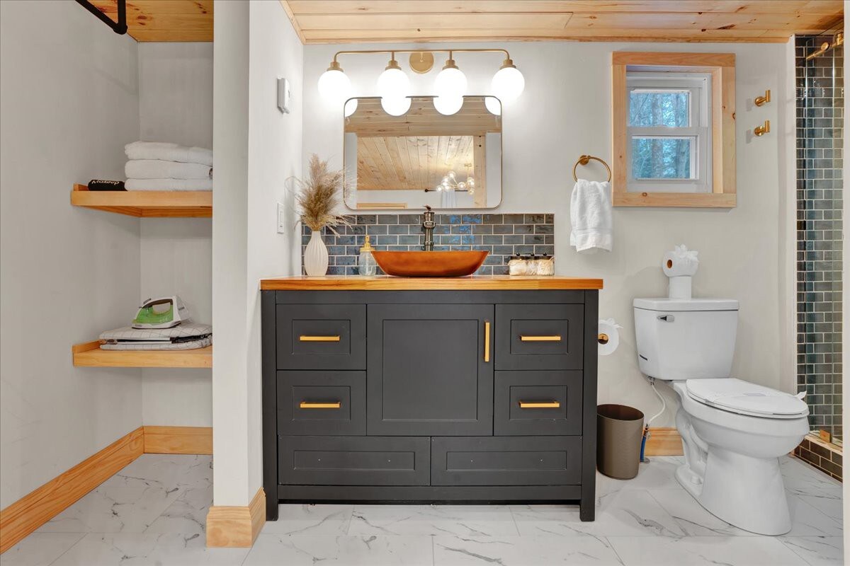 Modern Pocono Charmer | Firepits | Pet-Friendly