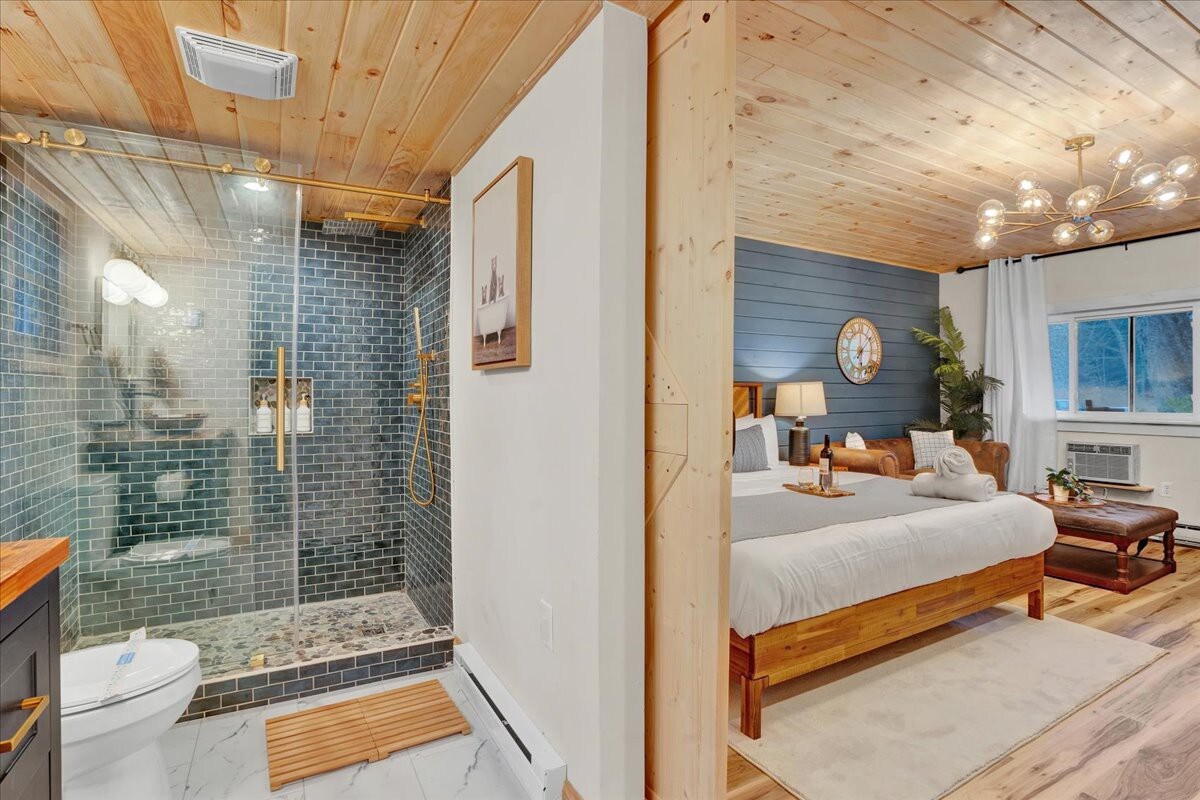 Modern Pocono Charmer | Firepits | Pet-Friendly