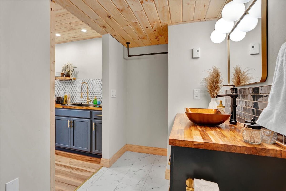 Modern Pocono Charmer | Firepits | Pet-Friendly