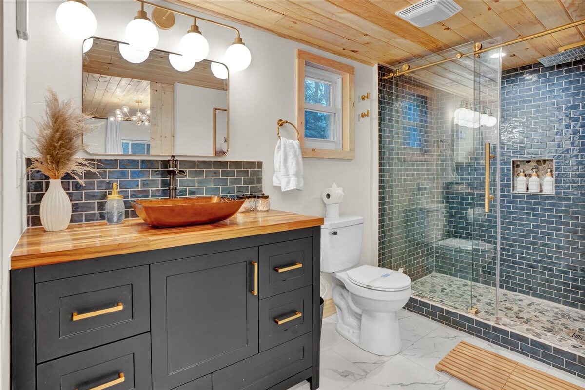 Modern Pocono Charmer | Firepits | Pet-Friendly