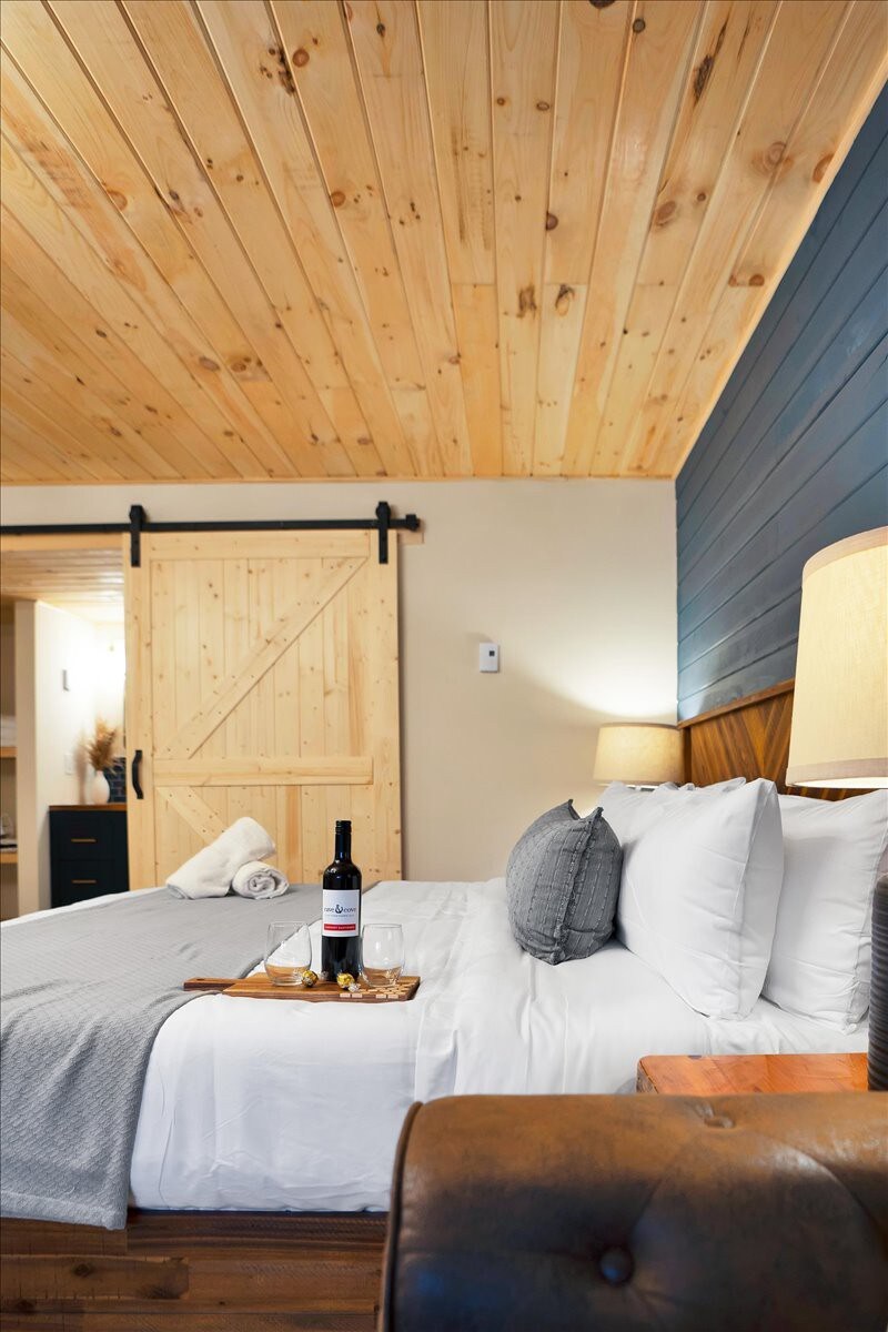 Modern Pocono Charmer | Firepits | Pet-Friendly