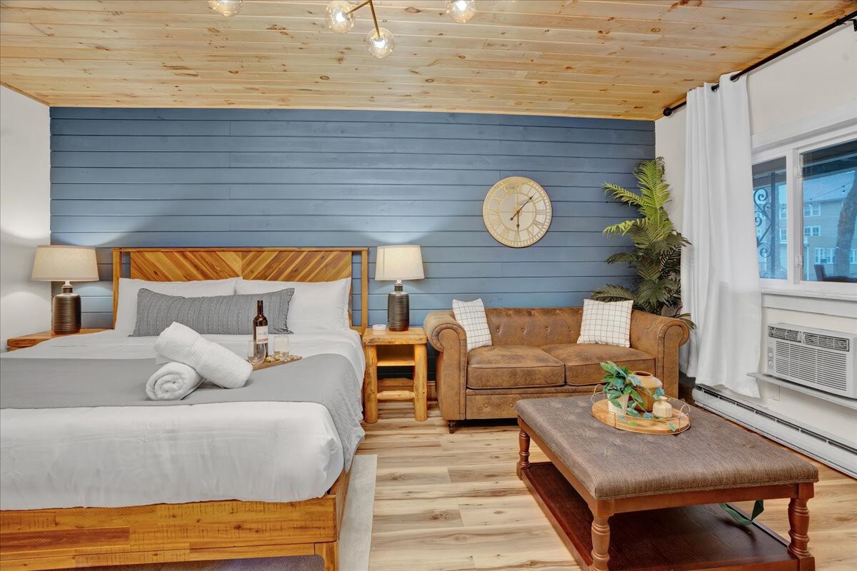 Modern Pocono Charmer | Firepits | Pet-Friendly