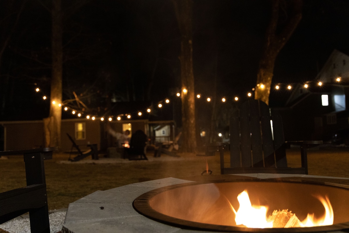 Modern Pocono Charmer | Firepits | Pet-Friendly