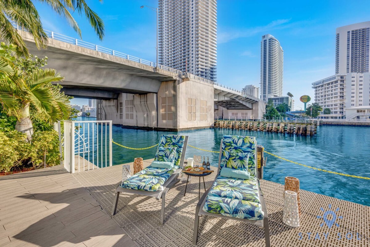 Apartment w/ Balcony+ Gym + Near Beach — Hallandale Beach, FL — vacation rental