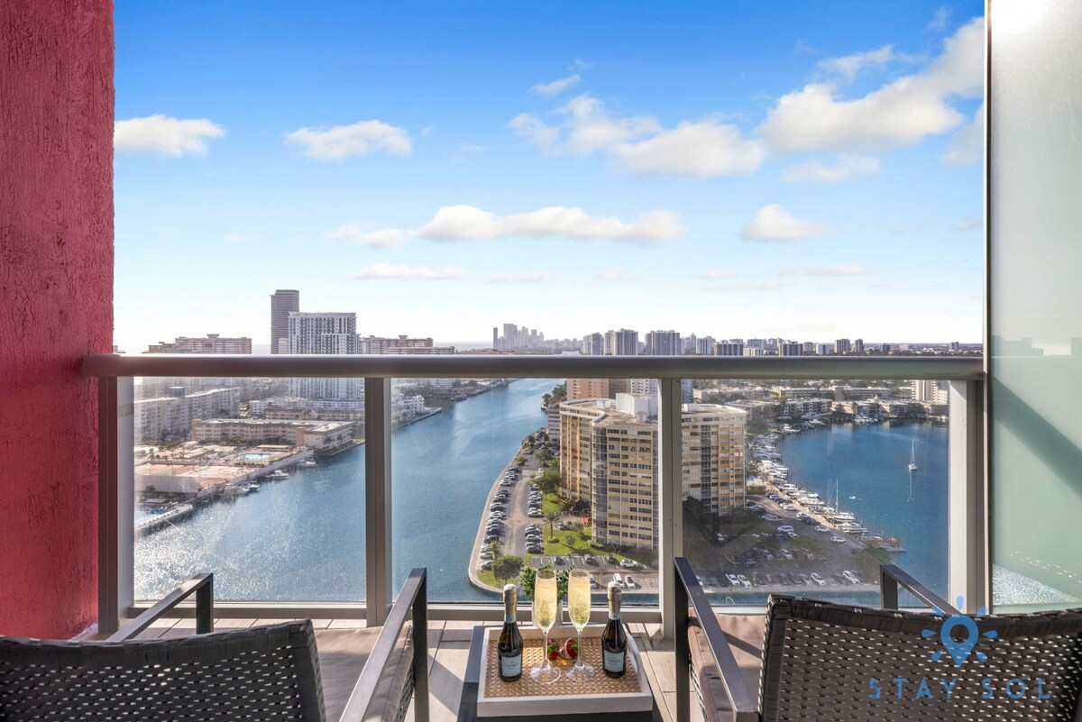 Upper studio|Balcony + Pool + Gym|Near Beach — Hallandale Beach, FL — vacation rental