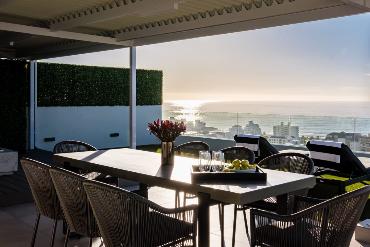 Luxurious Penthouse w Sweeping Views Sea Point Penthouse 8